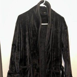 Men's Black Small Plush Robe New WITHOUT TAGS